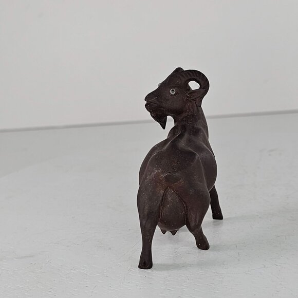 Vintage Hand-Carved Wooden Goat Ram Figurine Horned *FLAW* - Picture 4 of 8